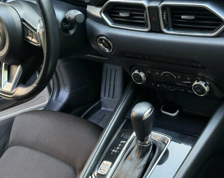 Мазда СХ-5 2018 в Львове на Automoto.ua Серый Мазда СХ-5, объемом двигателя 2 л и пробегом 65 тыс. км за 22500 $, фото 7 на Automoto.ua