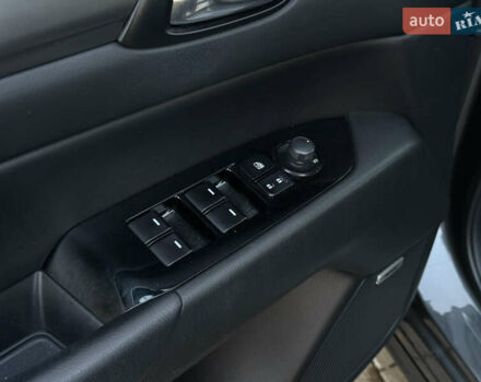 Сірий Мазда СХ-5, об'ємом двигуна 2.49 л та пробігом 143 тис. км за 18999 $, фото 16 на Automoto.ua