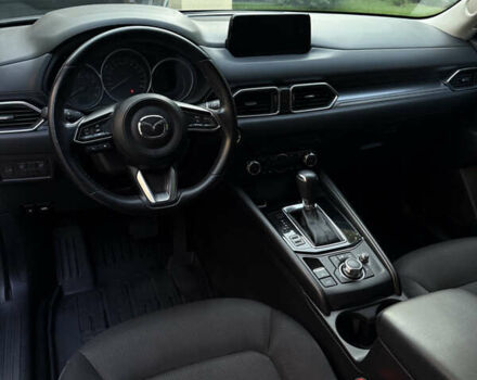 Мазда СХ-5 2018 в Львове на Automoto.ua Серый Мазда СХ-5, объемом двигателя 2 л и пробегом 65 тыс. км за 22500 $, фото 6 на Automoto.ua