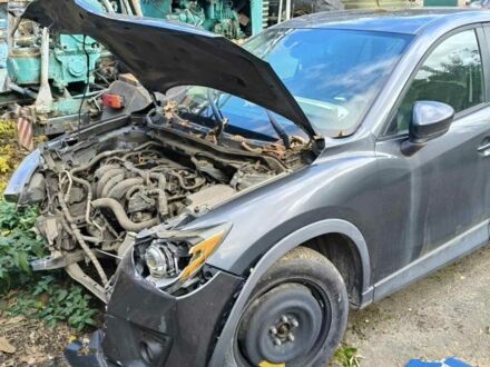 Серый Мазда СХ-5, объемом двигателя 2 л и пробегом 200 тыс. км за 5000 $, фото 1 на Automoto.ua