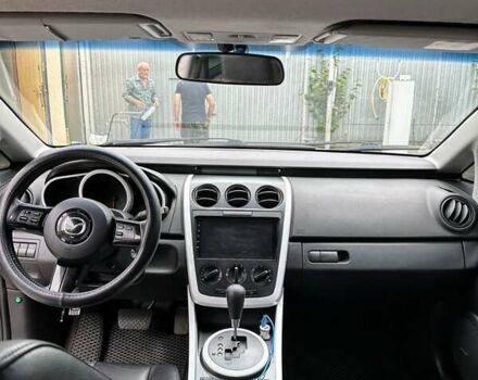 Белый Мазда СХ-7, объемом двигателя 2.26 л и пробегом 235 тыс. км за 7500 $, фото 4 на Automoto.ua