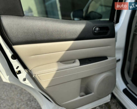 Білий Мазда СХ-7, об'ємом двигуна 2.49 л та пробігом 350 тис. км за 8200 $, фото 21 на Automoto.ua