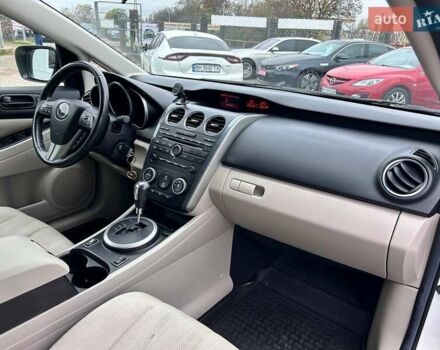 Білий Мазда СХ-7, об'ємом двигуна 2.5 л та пробігом 165 тис. км за 8700 $, фото 35 на Automoto.ua