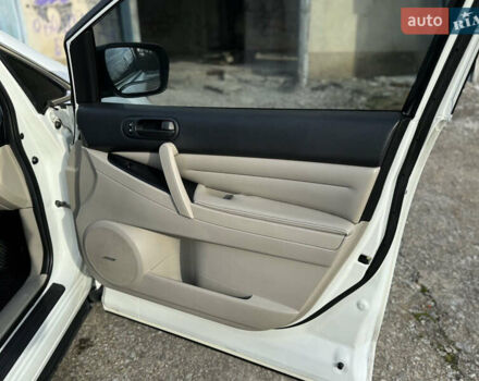 Білий Мазда СХ-7, об'ємом двигуна 2.49 л та пробігом 350 тис. км за 8200 $, фото 32 на Automoto.ua