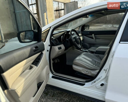 Білий Мазда СХ-7, об'ємом двигуна 2.49 л та пробігом 350 тис. км за 8200 $, фото 17 на Automoto.ua