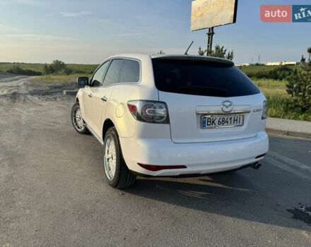 Белый Мазда СХ-7, объемом двигателя 2.18 л и пробегом 181 тыс. км за 10800 $, фото 4 на Automoto.ua