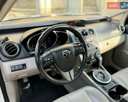 Білий Мазда СХ-7, об'ємом двигуна 2.49 л та пробігом 350 тис. км за 8200 $, фото 44 на Automoto.ua