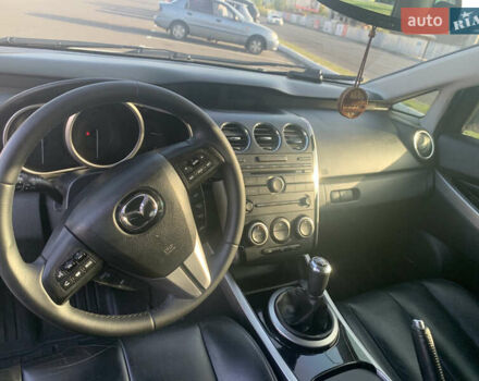 Белый Мазда СХ-7, объемом двигателя 2.2 л и пробегом 185 тыс. км за 9500 $, фото 10 на Automoto.ua
