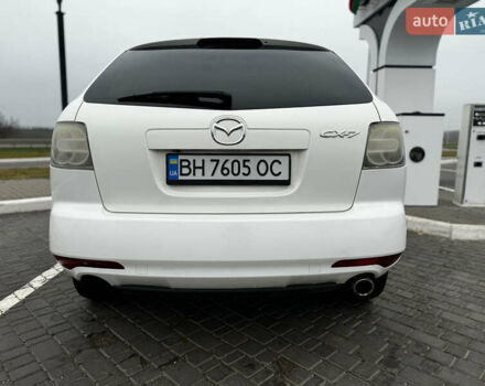 Белый Мазда СХ-7, объемом двигателя 2.49 л и пробегом 301 тыс. км за 7800 $, фото 7 на Automoto.ua