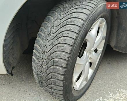 Белый Мазда СХ-7, объемом двигателя 2.18 л и пробегом 168 тыс. км за 10600 $, фото 16 на Automoto.ua