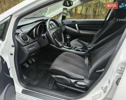 Белый Мазда СХ-7, объемом двигателя 2.18 л и пробегом 168 тыс. км за 10600 $, фото 25 на Automoto.ua