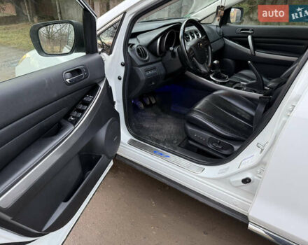 Белый Мазда СХ-7, объемом двигателя 2.18 л и пробегом 229 тыс. км за 10500 $, фото 18 на Automoto.ua
