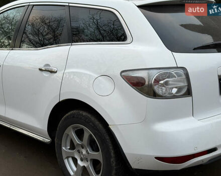 Белый Мазда СХ-7, объемом двигателя 2.18 л и пробегом 229 тыс. км за 10500 $, фото 15 на Automoto.ua