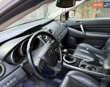 Белый Мазда СХ-7, объемом двигателя 2.18 л и пробегом 229 тыс. км за 10500 $, фото 20 на Automoto.ua