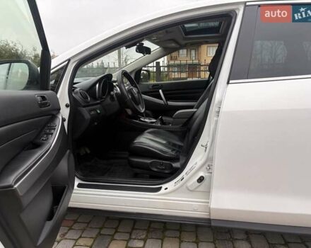 Белый Мазда СХ-7, объемом двигателя 2.49 л и пробегом 151 тыс. км за 10900 $, фото 6 на Automoto.ua