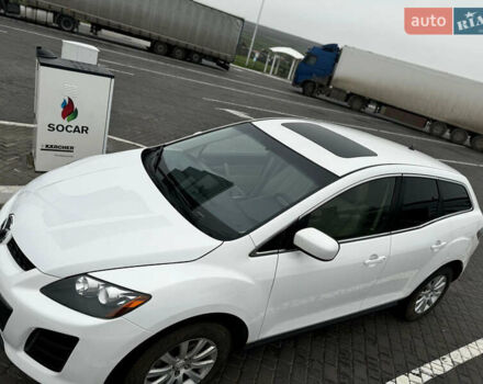 Белый Мазда СХ-7, объемом двигателя 2.49 л и пробегом 301 тыс. км за 7800 $, фото 4 на Automoto.ua