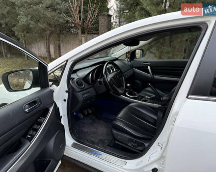 Белый Мазда СХ-7, объемом двигателя 2.18 л и пробегом 229 тыс. км за 10500 $, фото 17 на Automoto.ua