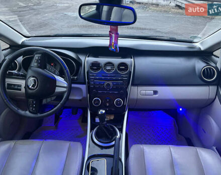 Черный Мазда СХ-7, объемом двигателя 2.2 л и пробегом 245 тыс. км за 10200 $, фото 5 на Automoto.ua