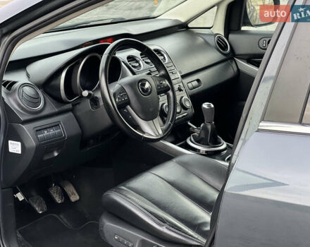 Серый Мазда СХ-7, объемом двигателя 2.18 л и пробегом 240 тыс. км за 11000 $, фото 5 на Automoto.ua