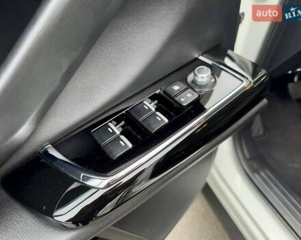 Білий Мазда СХ-9, об'ємом двигуна 2.5 л та пробігом 33 тис. км за 31000 $, фото 37 на Automoto.ua