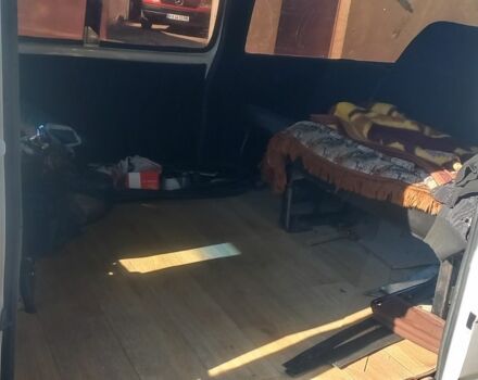 Білий Мазда E 2000, об'ємом двигуна 2.2 л та пробігом 200 тис. км за 2350 $, фото 2 на Automoto.ua