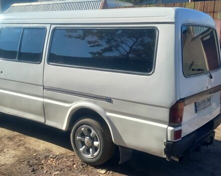 Білий Мазда E 2000, об'ємом двигуна 2.2 л та пробігом 200 тис. км за 2350 $, фото 4 на Automoto.ua