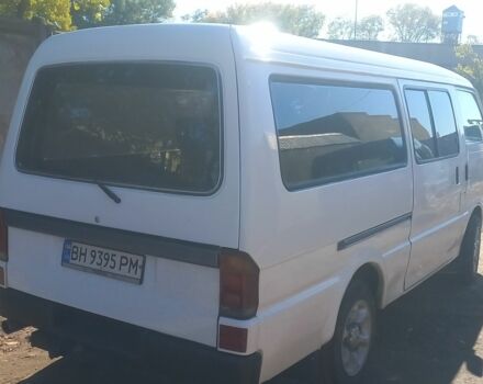 Білий Мазда E 2000, об'ємом двигуна 2.2 л та пробігом 200 тис. км за 2350 $, фото 5 на Automoto.ua