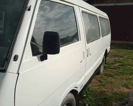 Белый Мазда E 2000, объемом двигателя 2.2 л и пробегом 500 тыс. км за 1300 $, фото 1 на Automoto.ua