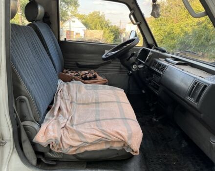 Белый Мазда E 2000, объемом двигателя 2.2 л и пробегом 110 тыс. км за 3200 $, фото 7 на Automoto.ua