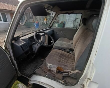 Белый Мазда E 2000, объемом двигателя 0 л и пробегом 300 тыс. км за 600 $, фото 5 на Automoto.ua