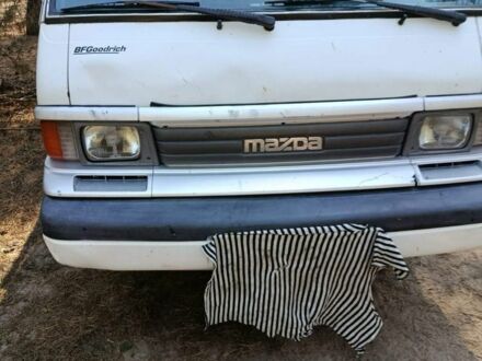 Білий Мазда E 2000, об'ємом двигуна 2.2 л та пробігом 100 тис. км за 2000 $, фото 1 на Automoto.ua