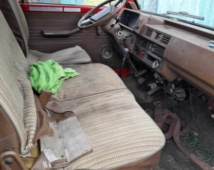 Черный Мазда E 2000, объемом двигателя 2 л и пробегом 2 тыс. км за 524 $, фото 3 на Automoto.ua