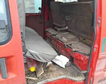 Красный Мазда E 2000, объемом двигателя 0 л и пробегом 300 тыс. км за 597 $, фото 4 на Automoto.ua