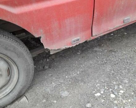 Красный Мазда E 2000, объемом двигателя 0 л и пробегом 300 тыс. км за 597 $, фото 3 на Automoto.ua