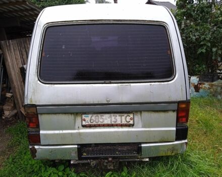 Серый Мазда E 2000, объемом двигателя 2.2 л и пробегом 363 тыс. км за 1200 $, фото 2 на Automoto.ua