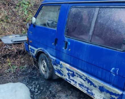 Синий Мазда E 2000, объемом двигателя 2.2 л и пробегом 300 тыс. км за 1000 $, фото 7 на Automoto.ua