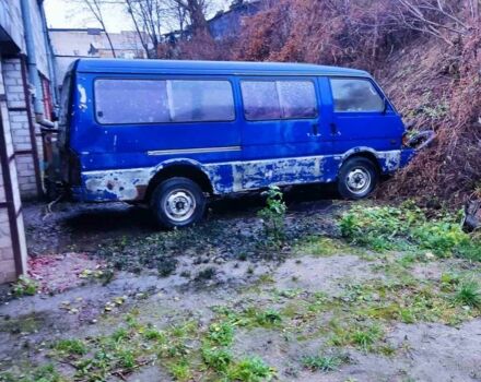 Синий Мазда E 2000, объемом двигателя 2.2 л и пробегом 300 тыс. км за 1000 $, фото 1 на Automoto.ua