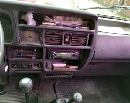 Синий Мазда E 2000, объемом двигателя 2.2 л и пробегом 333 тыс. км за 3817 $, фото 5 на Automoto.ua