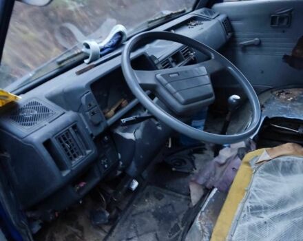 Синій Мазда E 2000, об'ємом двигуна 2.2 л та пробігом 300 тис. км за 1000 $, фото 4 на Automoto.ua