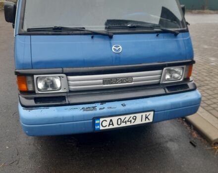 Синий Мазда E 2000, объемом двигателя 2.2 л и пробегом 300 тыс. км за 2700 $, фото 2 на Automoto.ua