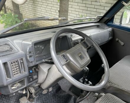 Синий Мазда E 2000, объемом двигателя 2.2 л и пробегом 400 тыс. км за 4000 $, фото 9 на Automoto.ua