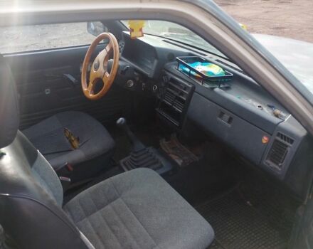 Зеленый Мазда E 2000, объемом двигателя 2 л и пробегом 467 тыс. км за 1183 $, фото 5 на Automoto.ua