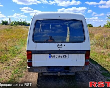 Белый Мазда Е2200, объемом двигателя 2.2 л и пробегом 400 тыс. км за 1000 $, фото 5 на Automoto.ua