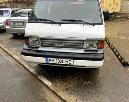 Белый Мазда Е2200, объемом двигателя 2.2 л и пробегом 300 тыс. км за 2200 $, фото 7 на Automoto.ua