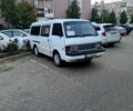 Белый Мазда Е2200, объемом двигателя 2.2 л и пробегом 300 тыс. км за 2200 $, фото 1 на Automoto.ua