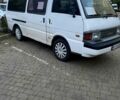 Белый Мазда Е2200, объемом двигателя 2.2 л и пробегом 300 тыс. км за 2200 $, фото 3 на Automoto.ua