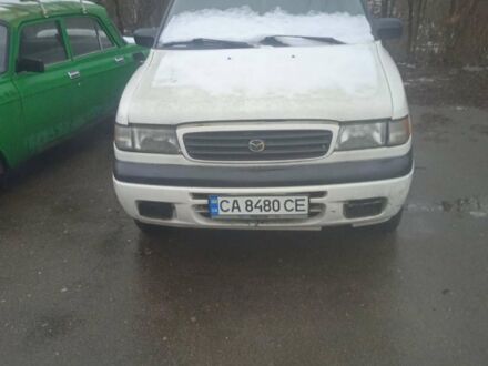 Білий Мазда МПВ, об'ємом двигуна 3 л та пробігом 240 тис. км за 1100 $, фото 1 на Automoto.ua