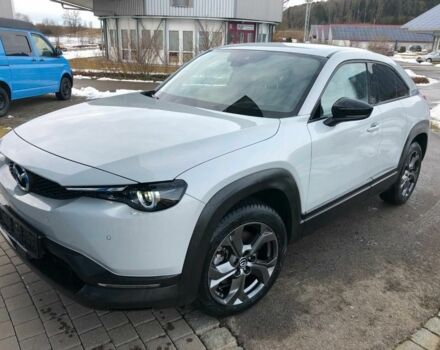 Белый Мазда МПВ, объемом двигателя 0 л и пробегом 43 тыс. км за 16071 $, фото 1 на Automoto.ua