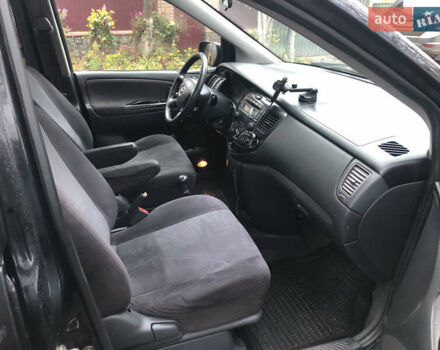 Черный Мазда МПВ, объемом двигателя 2.3 л и пробегом 408 тыс. км за 3800 $, фото 3 на Automoto.ua