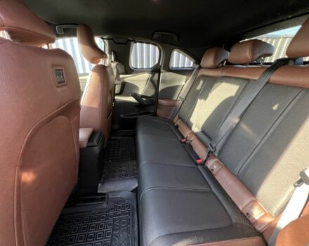 Білий Мазда МХ-3, об'ємом двигуна 0 л та пробігом 26 тис. км за 18000 $, фото 7 на Automoto.ua